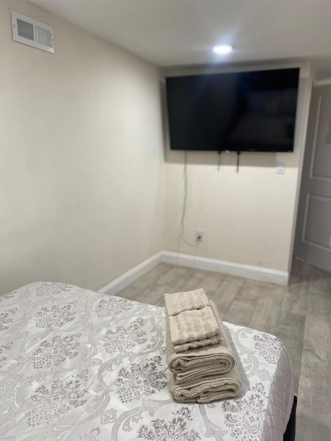 Private Room In South Philly Near Arenas! Philadelphia Exteriör bild